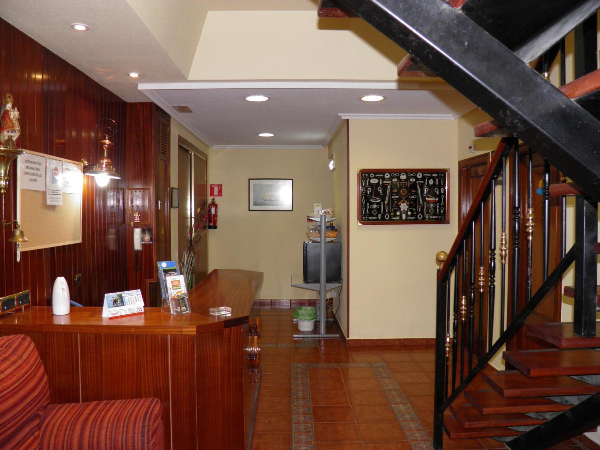 Pension El Camarote Cudillero Bagian luar foto