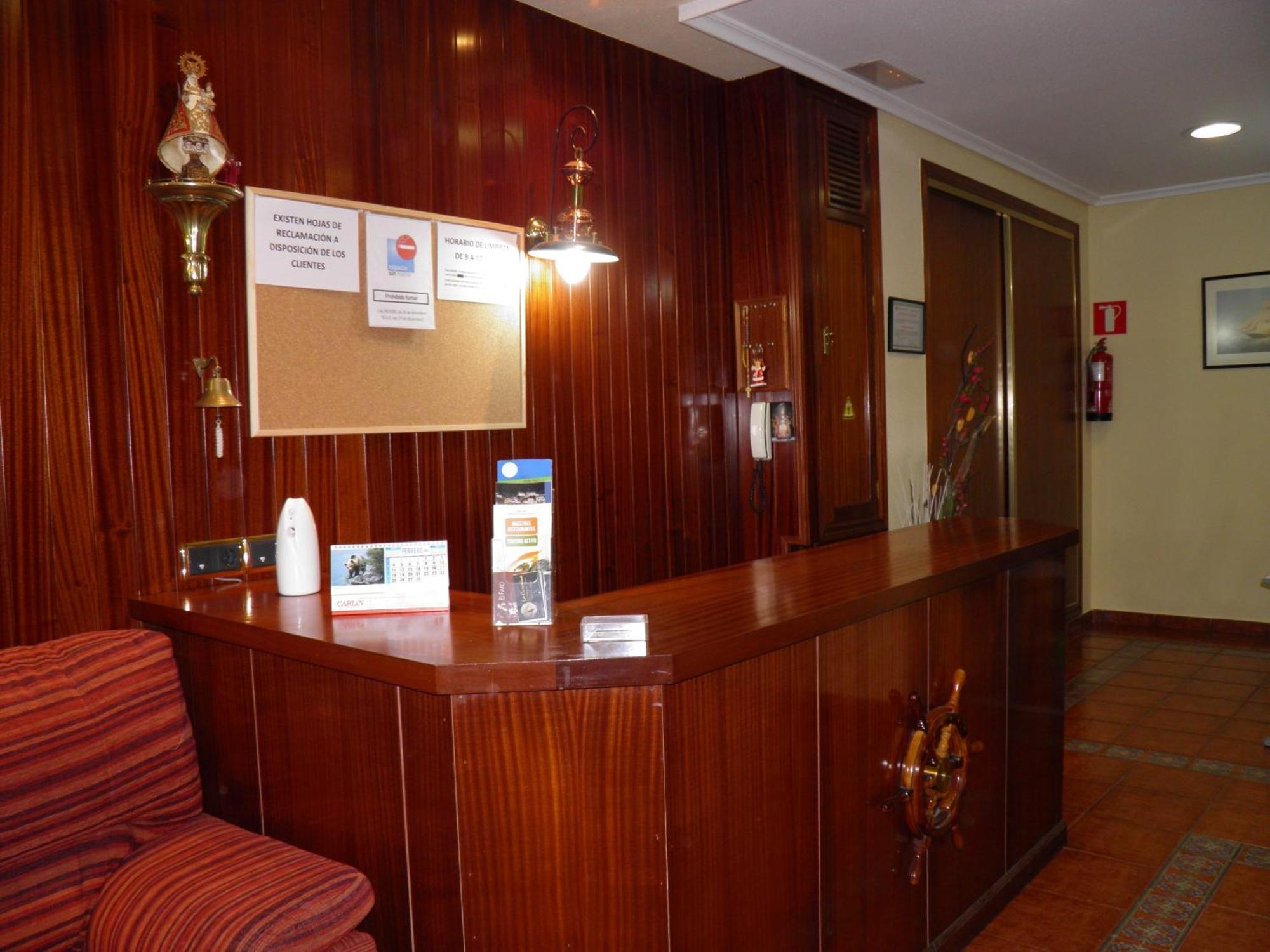 Pension El Camarote Cudillero Bagian luar foto