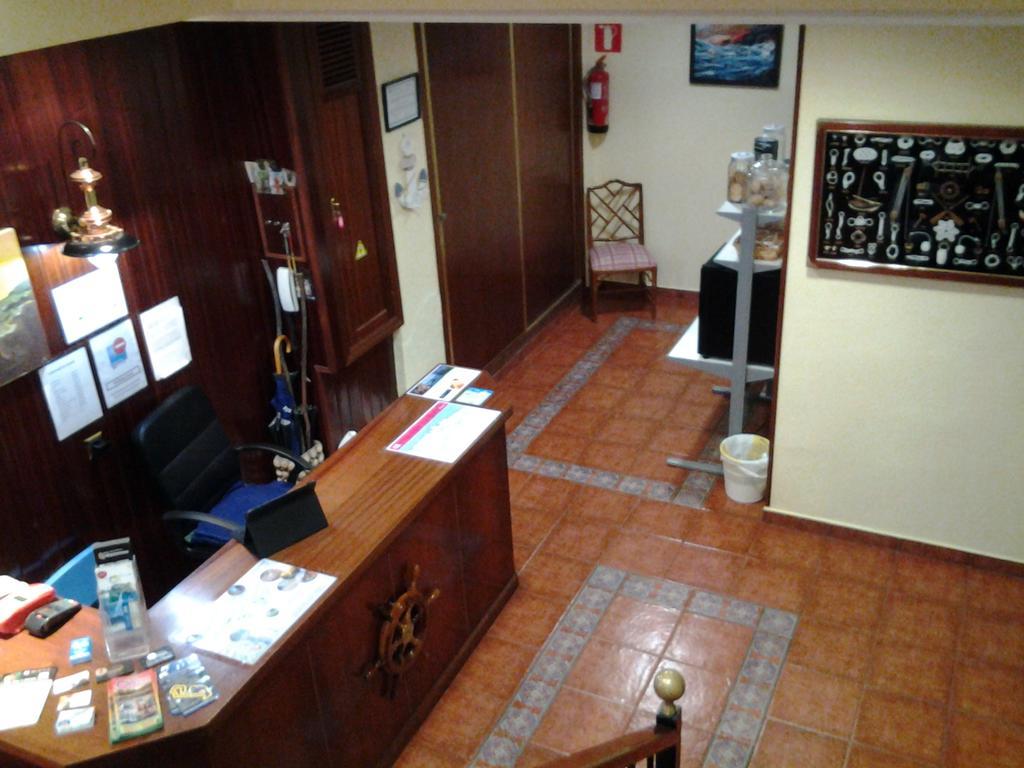 Pension El Camarote Cudillero Bagian luar foto